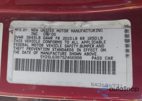 2005 Pontiac Vibe z USA, uszkodzony, nr VIN 5Y2SL63875Z466998
